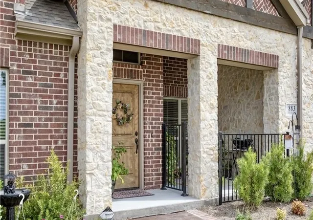3rd image of 883 Birds Fort Trl, Arlington, TX 76005 | MLS# 21284644