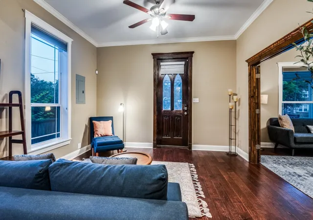 Homes for sale in Dallas, TX | 820 W 8Th St, Dallas, TX 75208 | MLS# 21284680