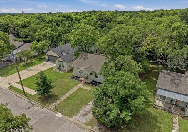 Homes for sale in Weatherford, TX | 513 W Water St, Weatherford, TX 76086 | MLS# 21284652
