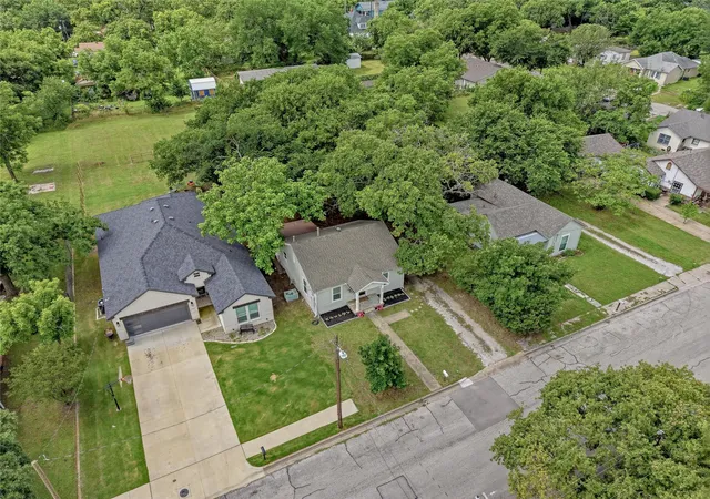 Homes for sale in Weatherford, TX | 513 W Water St, Weatherford, TX 76086 | MLS# 21284652