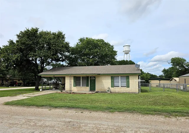 Homes for sale in Coolidge, TX | 105 N 3rd St, Coolidge, TX 76635 | MLS# 21284267