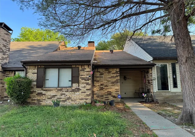 Photo 2 of Townhouse for sale at 1811 Abshire Ln, Dallas, TX 75228 | MLS# 21284724 | Listing updated on 2026-08-23
