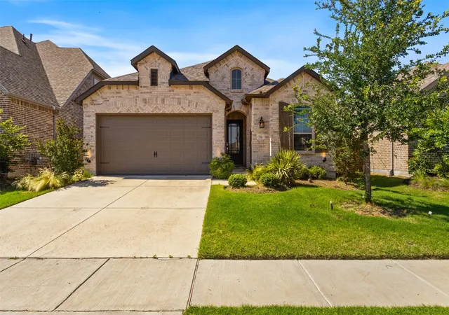 Photo 3 of Single family home for sale at 1916 Pelham Dr, Aubrey, TX 76227 | MLS# 21284731 | Listing updated on 2026-08-22