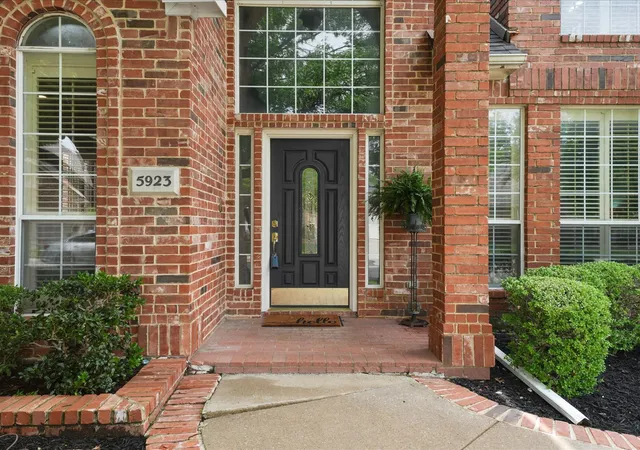 Photo 3 of Single family home for sale at 5923 La Cumbre Dr, Mc Kinney, TX 75072 | MLS# 21283921 | Listing updated on 2026-08-03