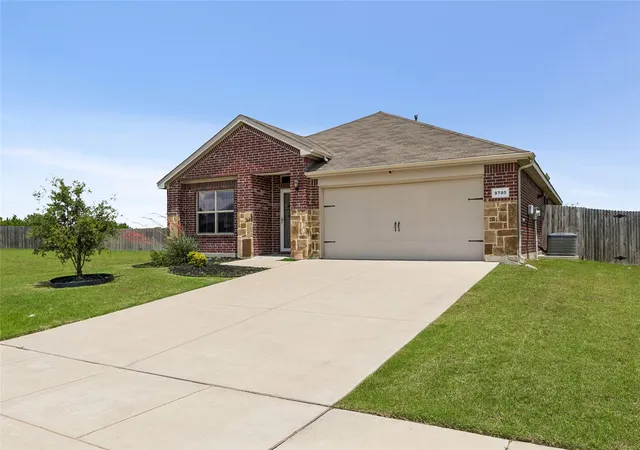 Homes for sale in Crowley, TX | 9705 Snowbell Ln, Crowley, TX 76036 | MLS# 21284711