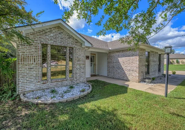Homes for sale in Gordonville, TX | 99 Catamaran Ct, Gordonville, TX 76245 | MLS# 21284264