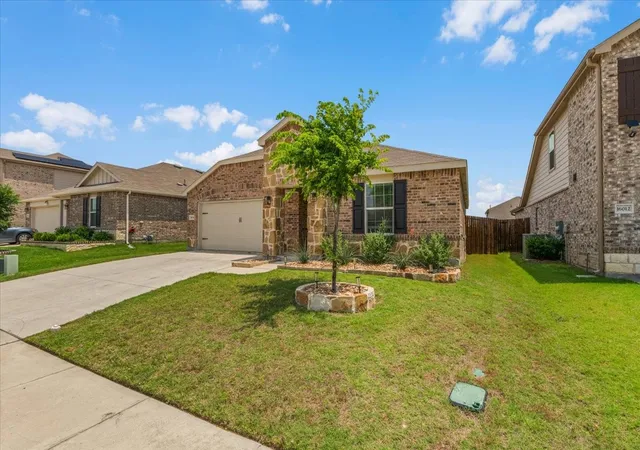 Homes for sale in Haslet, TX | 16016 Wanderer Ln, Haslet, TX 76052 | MLS# 21279736