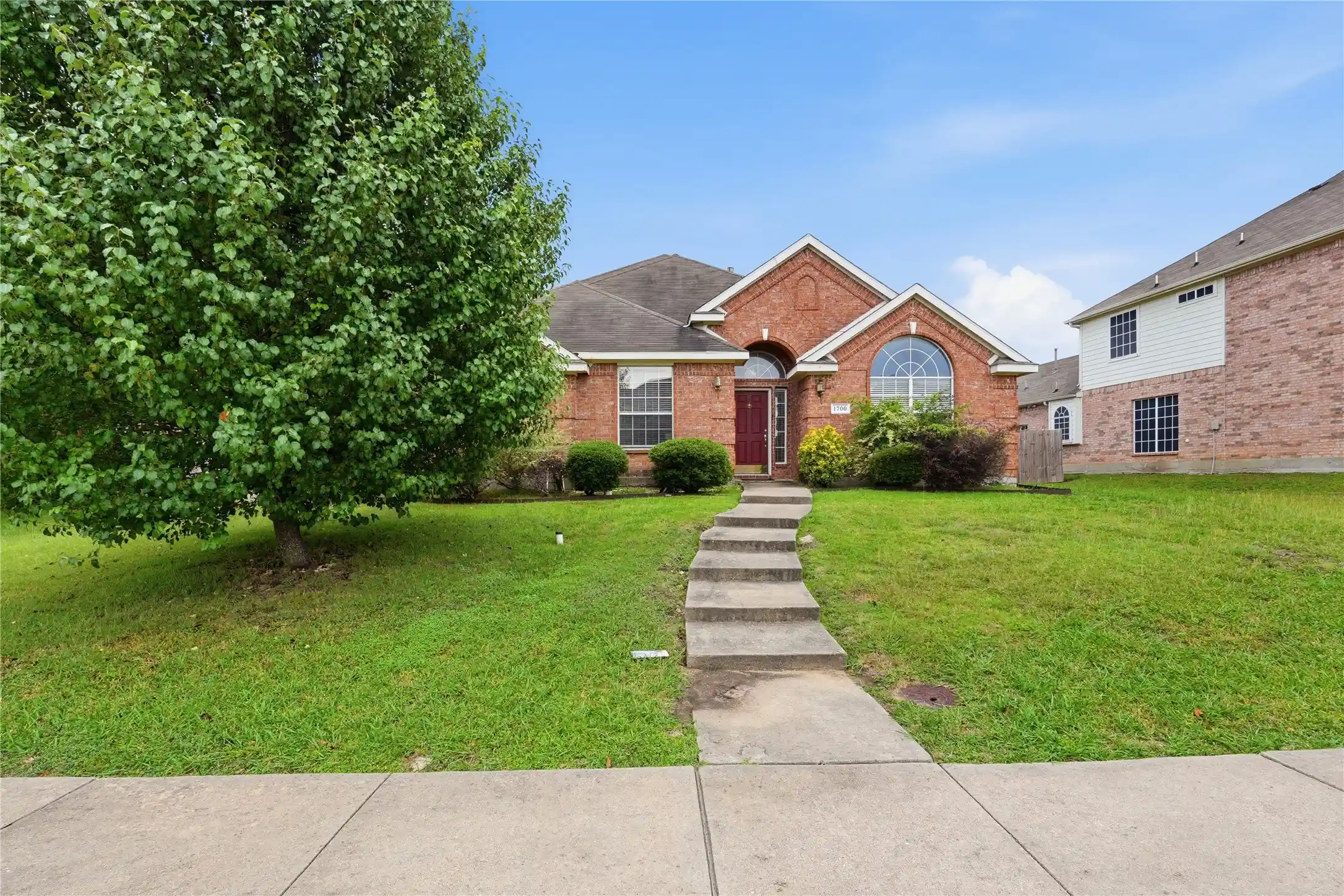 Photo 1 of Single family home for sale at 1700 Wylie Creek Dr, De Soto, TX 75115 | MLS# 21284775 | Listing updated on 2026-10-15