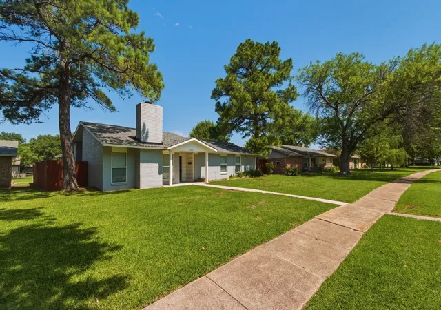 Photo 4 of Single family home for sale at 3209 Concord Dr, Mesquite, TX 75150 | MLS# 21281000 | Listing updated on 2026-10-07