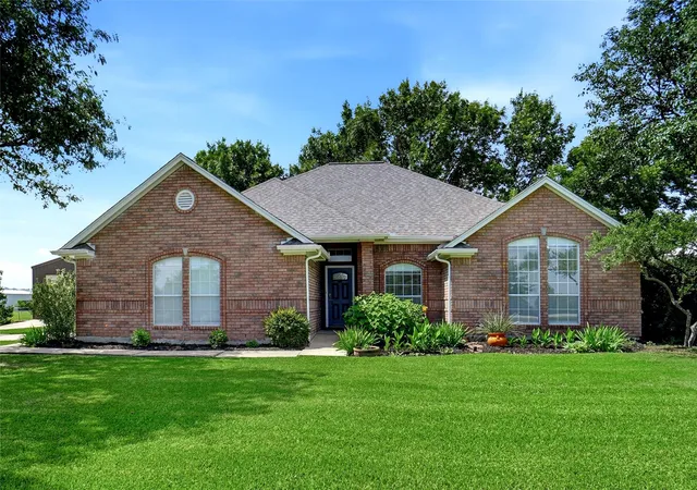 Photo 4 of Single family home for sale at 224 Schreiber Dr, Haslet, TX 76052 | MLS# 21281548 | Listing updated on 2026-09-23