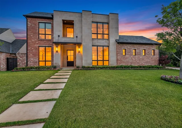 Photo 2 of Single family home for sale at 2500 Park Grove Loop, Southlake, TX 76092 | MLS# 21279713 | Listing updated on 2026-07-07