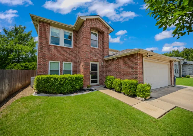 Photo 1 of Single family home for sale at 5312 Emmeryville Ln, Fort Worth, TX 76244 | MLS# 21284287 | Listing updated on 2026-08-21