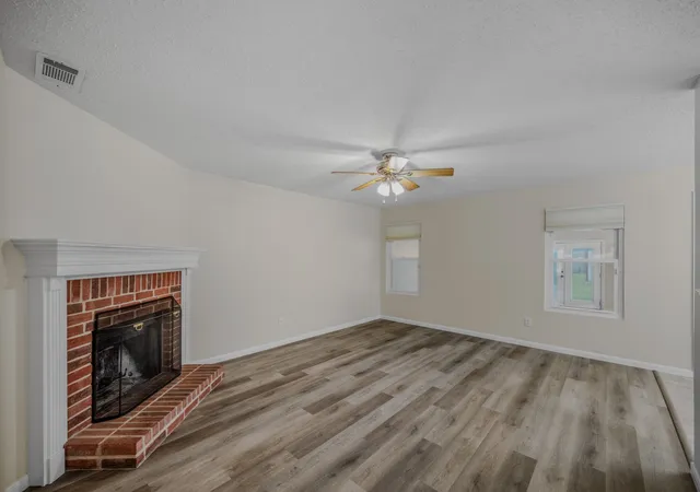 Photo 3 of Single family home for sale at 5312 Emmeryville Ln, Fort Worth, TX 76244 | MLS# 21284287 | Listing updated on 2026-08-21