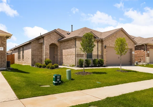 Photo 3 of Single family home for sale at 6221 Flour Mill Run, Fort Worth, TX 76179 | MLS# 21283523 | Listing updated on 2026-09-21