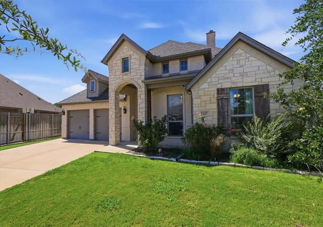 3rd image of 127 Preakness Dr, Willow Park, TX 76087 | MLS# 21283639