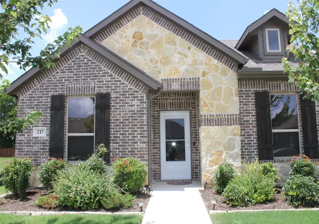 Photo 1 of Single family home for sale at 217 Foreman Dr, Midlothian, TX 76065 | MLS# 21284834 | Listing updated on 2026-08-17