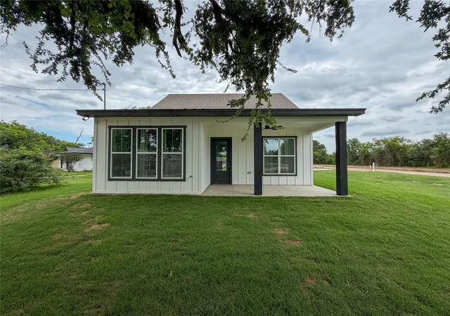 Photo 2 of Single family home for sale at 4200 Williams Rd, Waco, TX 76705 | MLS# 21282413 | Listing updated on 2026-07-16