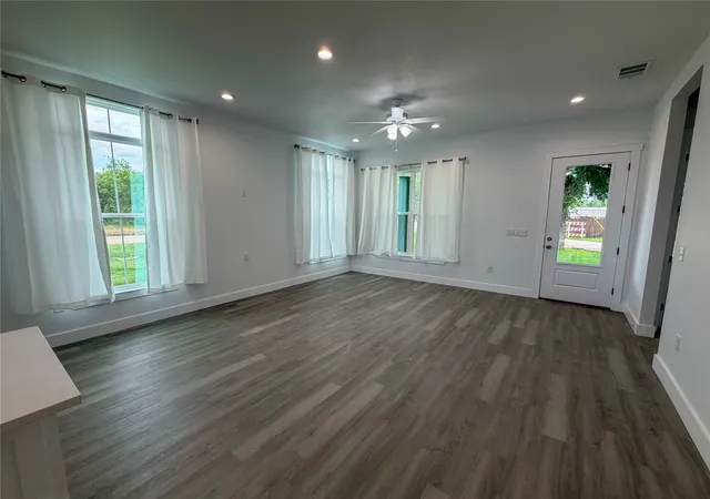Photo 3 of Single family home for sale at 4200 Williams Rd, Waco, TX 76705 | MLS# 21282413 | Listing updated on 2026-07-16