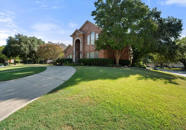 Photo 2 of Single family home for sale at 1406 Merion Dr, Mansfield, TX 76063 | MLS# 21284854 | Listing updated on 2026-10-07