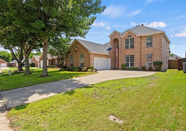 3rd image of 2715 Forest Lake Dr, Grand Prairie, TX 75052 | MLS# 21278341