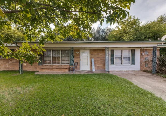 Homes for sale in Wills Point, TX | 425 Lybrand St, Wills Point, TX 75169 | MLS# 21284890