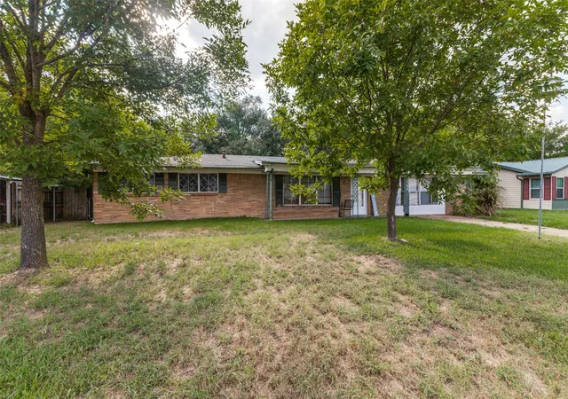 Homes for sale in Wills Point, TX | 425 Lybrand St, Wills Point, TX 75169 | MLS# 21284890