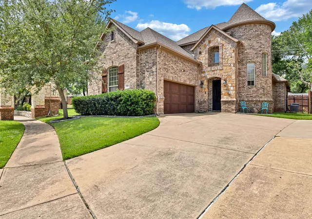 Photo 1 of Single family home for sale at 7401 Park Pl Dr, North Richland Hills, TX 76182 | MLS# 21264055 | Listing updated on 2026-07-18