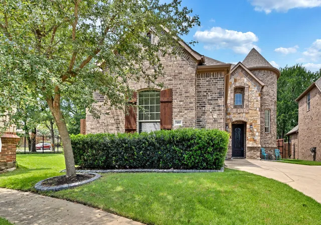 Photo 2 of Single family home for sale at 7401 Park Pl Dr, North Richland Hills, TX 76182 | MLS# 21264055 | Listing updated on 2026-07-18