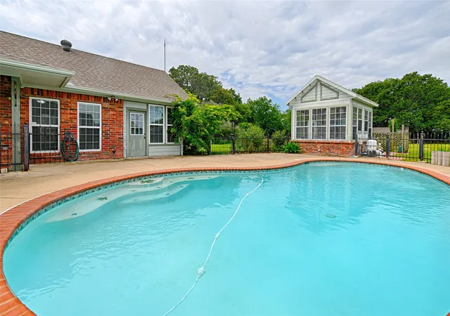 Homes for sale in Greenville, TX | 4082 Tracy Ln, Greenville, TX 75402 | MLS# 21280434