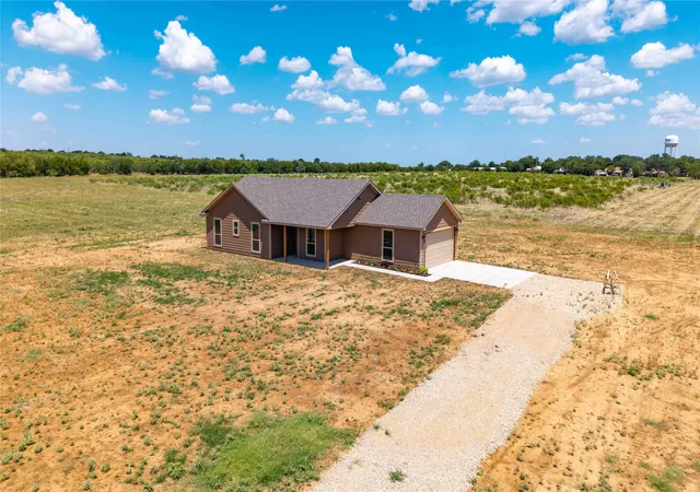 Photo 2 of Single family home for sale at 507 Crusher Rd, Jacksboro, TX 76458 | MLS# 21284913 | Listing updated on 2026-08-22