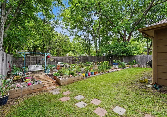 Homes for sale in Gainesville, TX | 1327 Lanius St, Gainesville, TX 76240 | MLS# 21284905