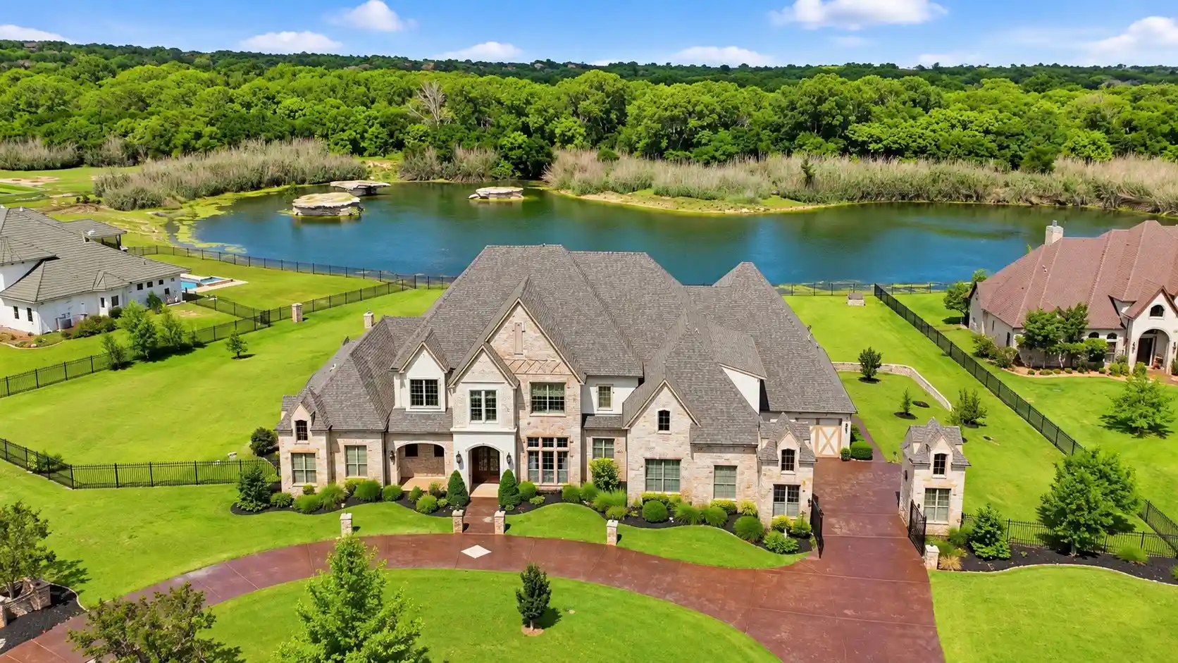 Photo 1 of Single family home for sale at 132 The Lakes Dr, Aledo, TX 76008 | MLS# 21277890 | Listing updated on 2026-10-19