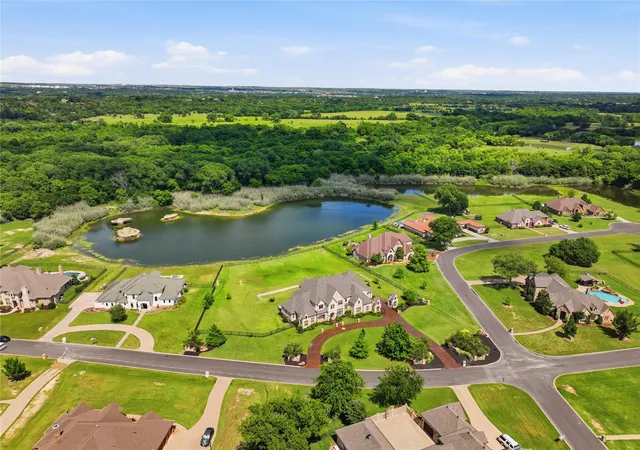 Photo 3 of Single family home for sale at 132 The Lakes Dr, Aledo, TX 76008 | MLS# 21277890 | Listing updated on 2026-08-22