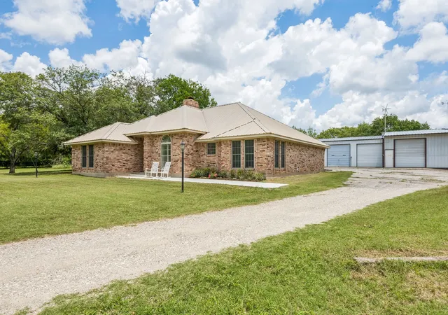 Photo 40 of Single family home for sale at 807 E State Hwy 11, Whitewright, TX 75491 | MLS# 21245282 | Listing updated on 2026-07-20