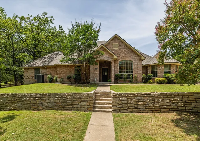 1st image of 111 Florine Ct, Hudson Oaks, TX 76087 | MLS# 21283572