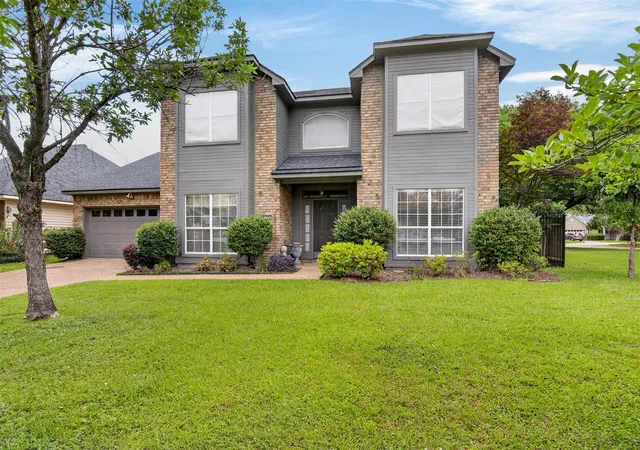 Single family home for sale at 134 Ramses St, Shreveport, LA 71105 | MLS# 21281680