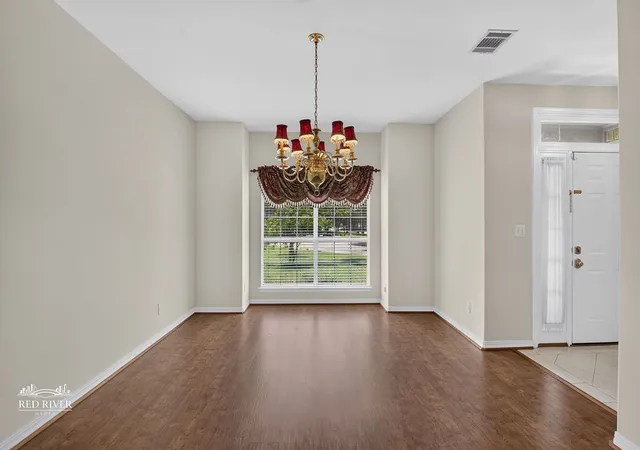Photo 4 of Single family home for sale at 134 Ramses St, Shreveport, LA 71105 | MLS# 21281680 | Listing updated on 2026-08-22