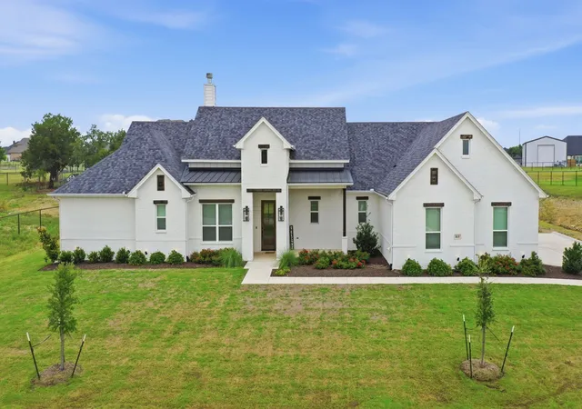 Photo 1 of Single family home for sale at 815 Wind River Pass, Azle, TX 76020 | MLS# 21284935 | Listing updated on 2026-08-26