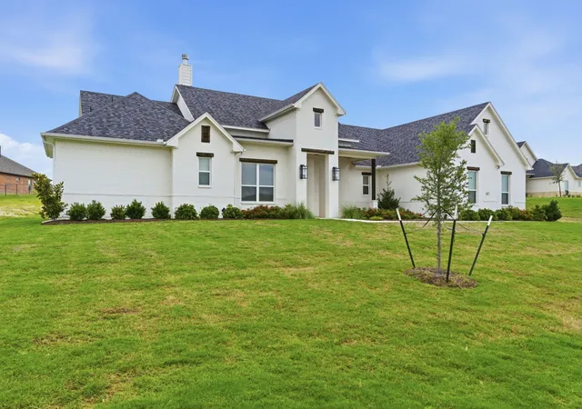 Photo 2 of Single family home for sale at 815 Wind River Pass, Azle, TX 76020 | MLS# 21284935 | Listing updated on 2026-08-26