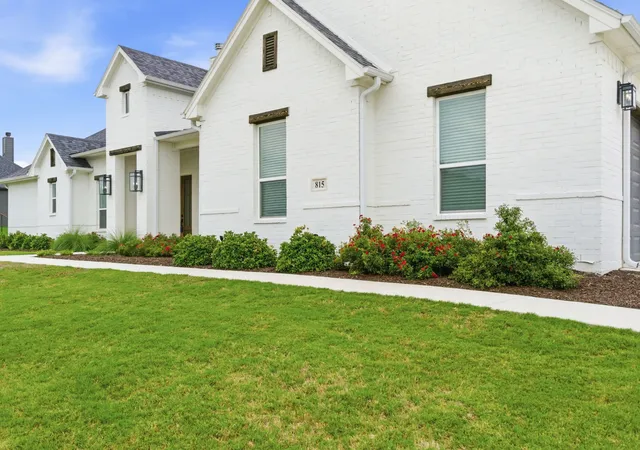 Photo 3 of Single family home for sale at 815 Wind River Pass, Azle, TX 76020 | MLS# 21284935 | Listing updated on 2026-08-26