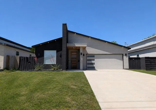Photo 1 of Single family home for sale at 2871 E Overton Rd, Dallas, TX 75216 | MLS# 21281368 | Listing updated on 2026-08-25