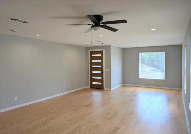 Photo 3 of Single family home for sale at 2871 E Overton Rd, Dallas, TX 75216 | MLS# 21281368 | Listing updated on 2026-08-25