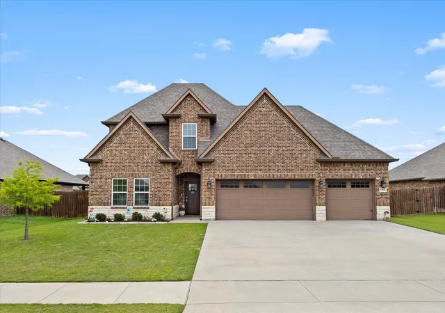 Photo 1 of Single family home for sale at 1010 Eva Dr, Greenville, TX 75402 | MLS# 21276627 | Listing updated on 2026-10-05