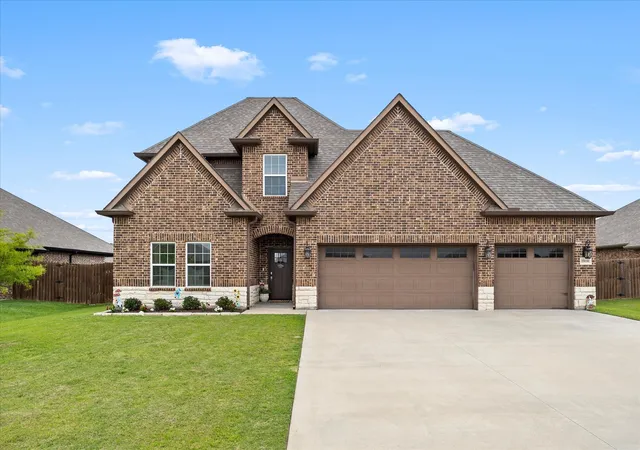 Photo 2 of Single family home for sale at 1010 Eva Dr, Greenville, TX 75402 | MLS# 21276627 | Listing updated on 2026-10-05