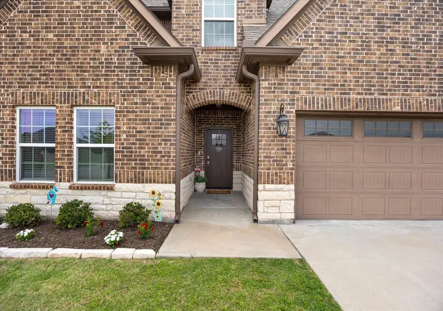 Photo 4 of Single family home for sale at 1010 Eva Dr, Greenville, TX 75402 | MLS# 21276627 | Listing updated on 2026-10-05