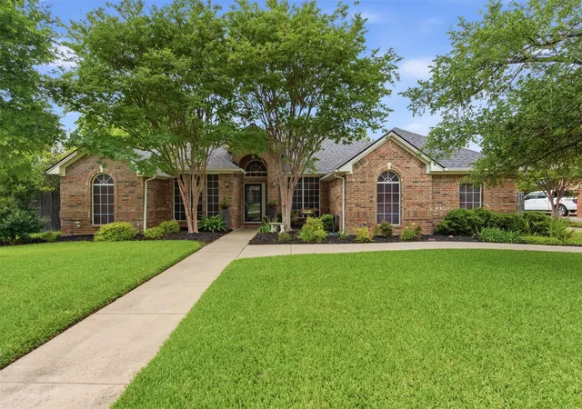 Homes for sale in Burleson, TX | 901 Dylan Ct, Burleson, TX 76028 | MLS# 21284985
