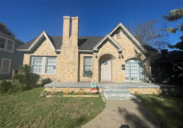 Multi family home for sale at 1009 E Humbolt St, Fort Worth, TX 76104 | MLS# 21282004