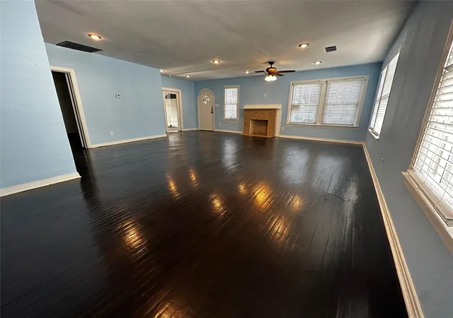 Photo 2 of Multi family home for sale at 1009 E Humbolt St, Fort Worth, TX 76104 | MLS# 21282004 | Listing updated on 2026-10-02