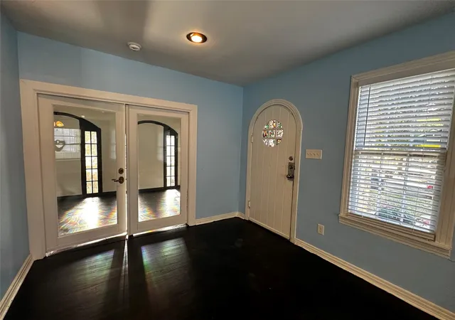 Photo 3 of Multi family home for sale at 1009 E Humbolt St, Fort Worth, TX 76104 | MLS# 21282004 | Listing updated on 2026-10-02
