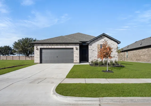 Photo 1 of Sale Pending at 107 Manchester Dr, Cleburne, TX 76031 | MLS# 21285017 | Listing updated on 2026-07-24